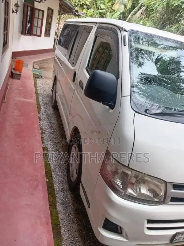Toyota HIACE 2013 Van (Used)