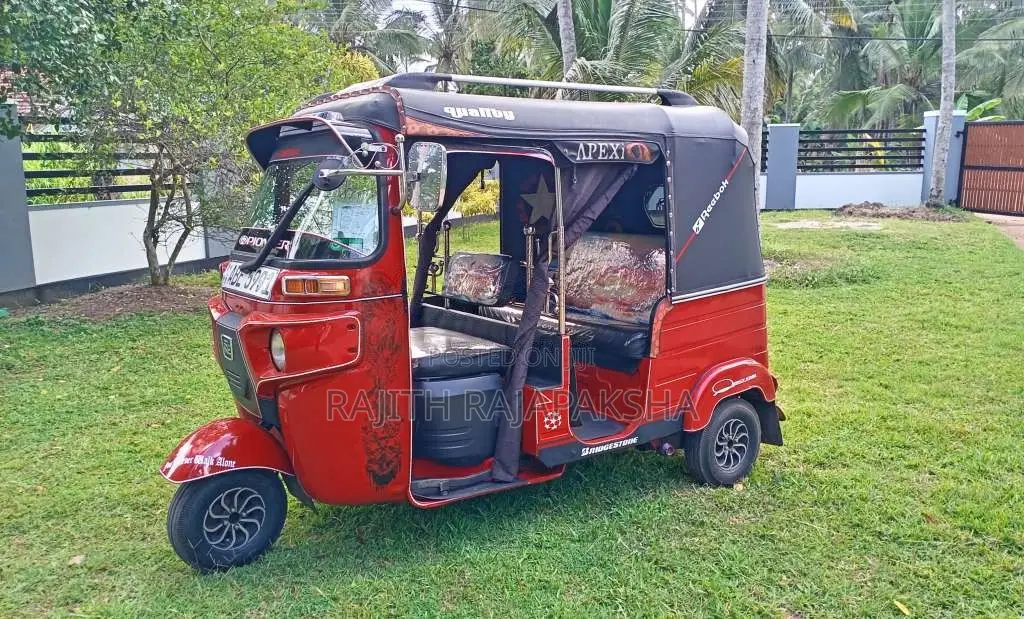 Bajaj RE 2015 Three Wheel (Used)