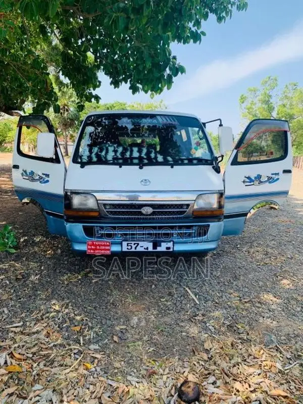 Toyota Dolphin 1996 Van (Used)