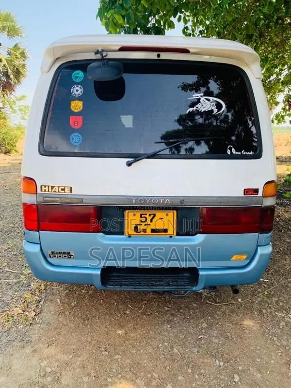 Toyota Dolphin 1996 Van (Used)