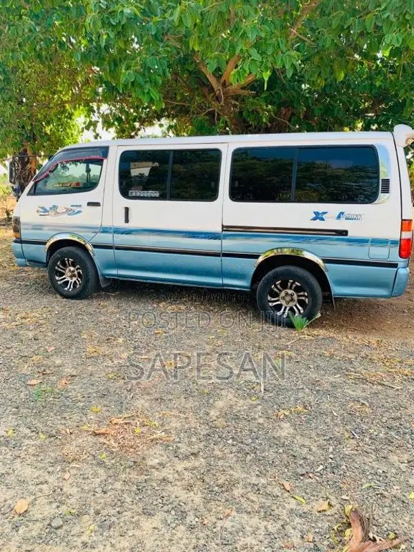 Toyota Dolphin 1996 Van (Used)