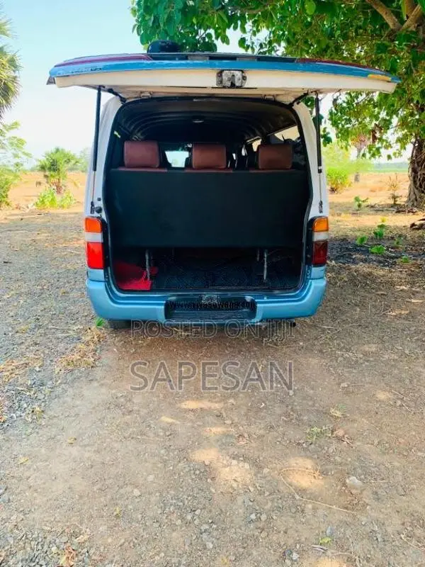Toyota Dolphin 1996 Van (Used)