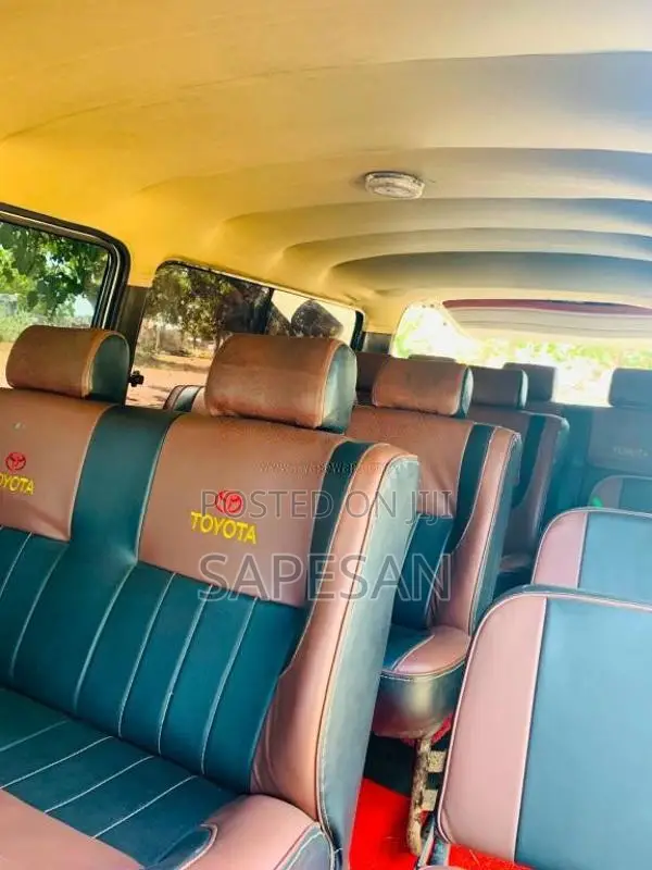 Toyota Dolphin 1996 Van (Used)
