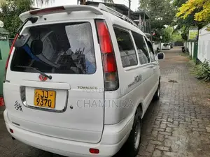 Toyota Townace Noah CR42 2000 Van (Used)
