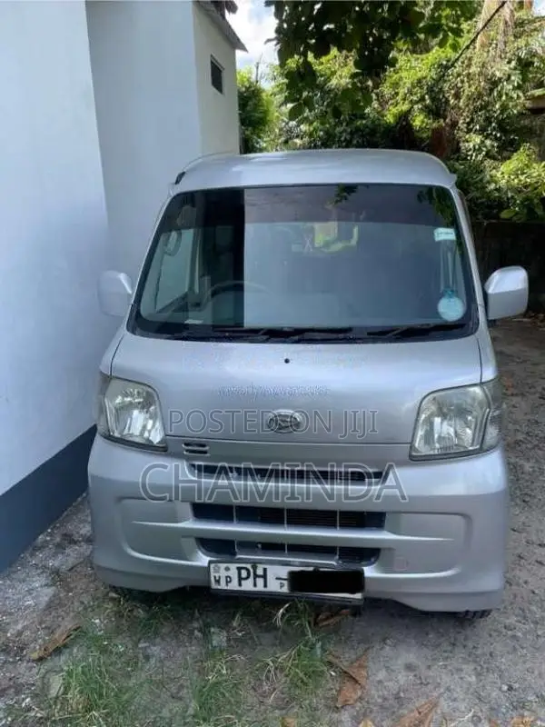 Daihatsu Hijet Cruze 2016 Van (Used)