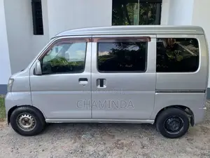 Daihatsu Hijet Cruze 2016 Van (Used)