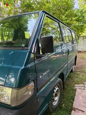 Mitsubishi PO5 1999 Van (Used)