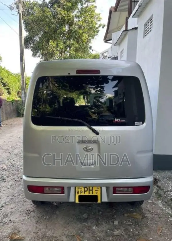 Daihatsu Hijet Cruze 2016 Van (Used)