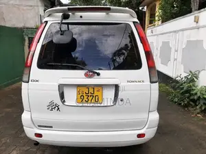 Toyota Townace Noah CR42 2000 Van (Used)