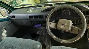 Mitsubishi PO5 1999 Van (Used)