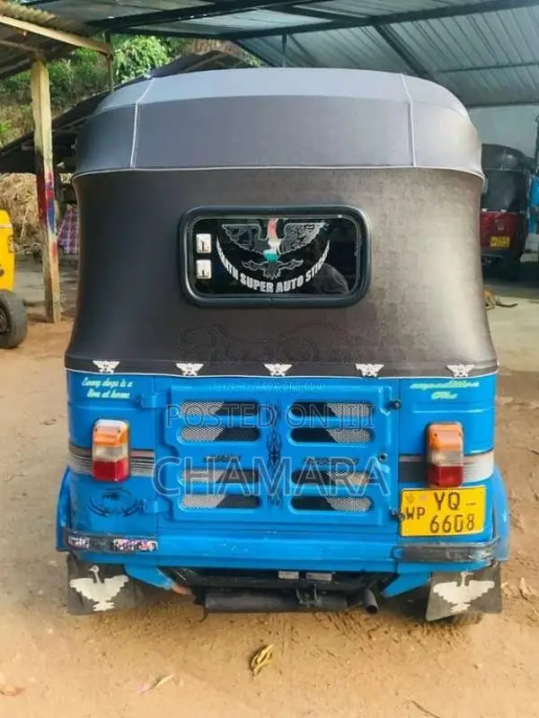Bajaj 4 Stroke 2011 Three Wheel (Used)