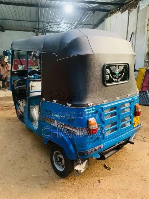 Bajaj 4 Stroke 2011 Three Wheel (Used)
