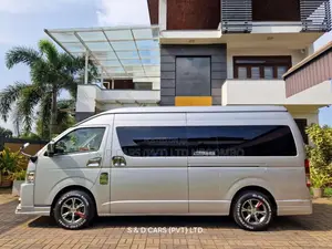 Toyota GDH 223 GL Japan 2024 Van (Used)