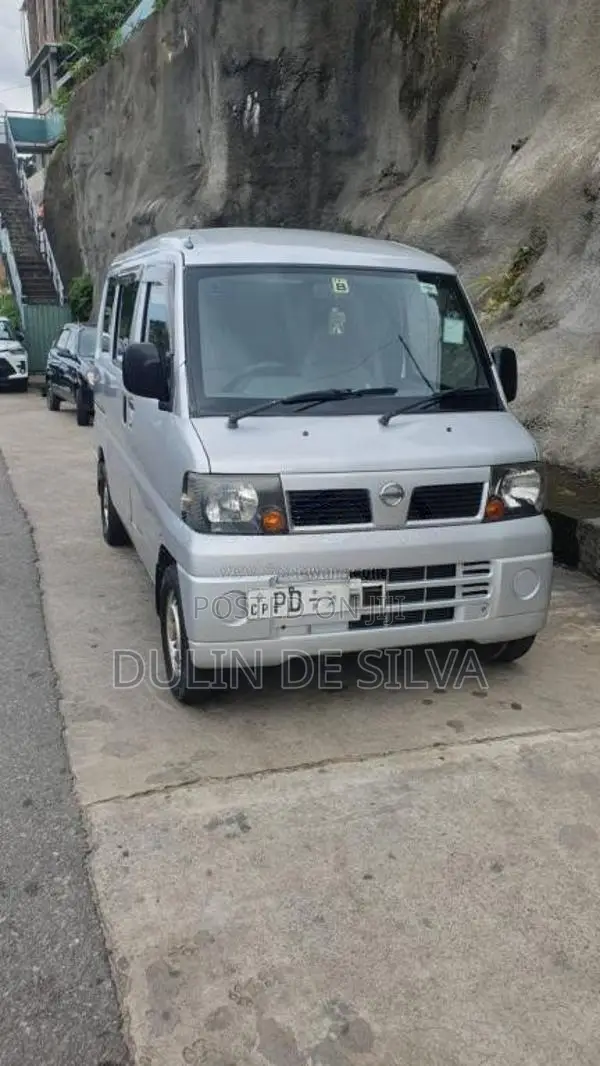 Nissan Clipper 2012 Van (Used)
