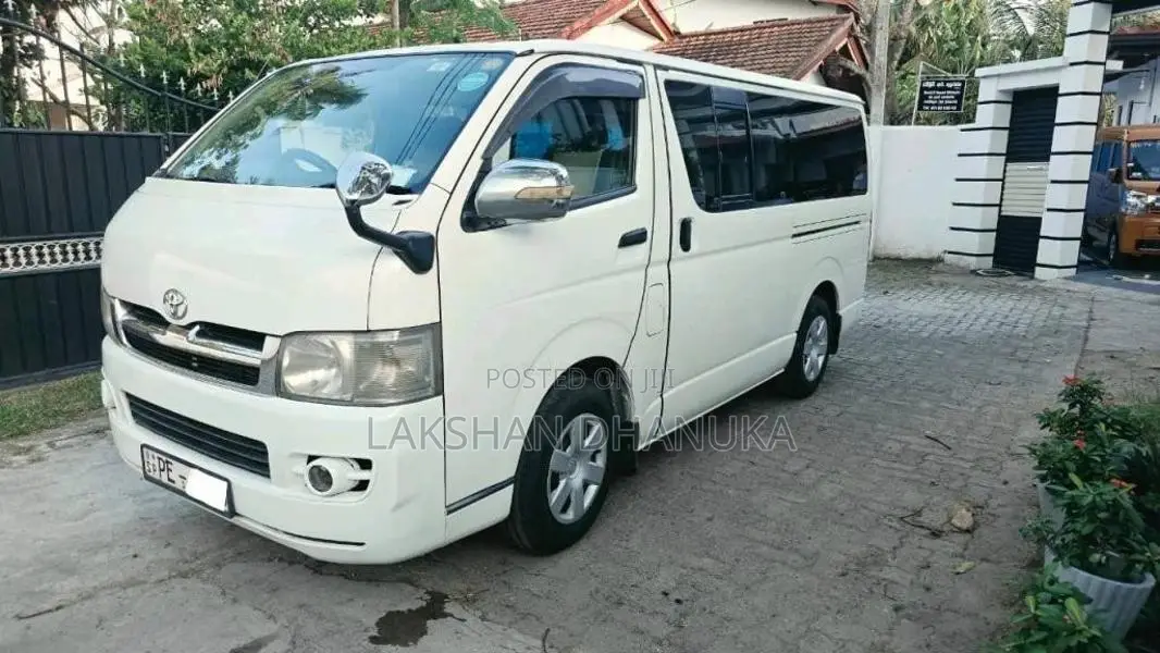 Toyota KDH 200 2005 Van (Used)