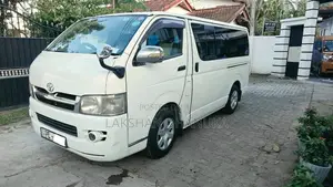 Toyota KDH 200 2005 Van (Used)