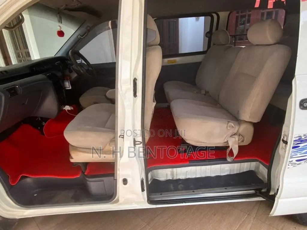 Toyota NOAH KR42 1998 Van (Used)
