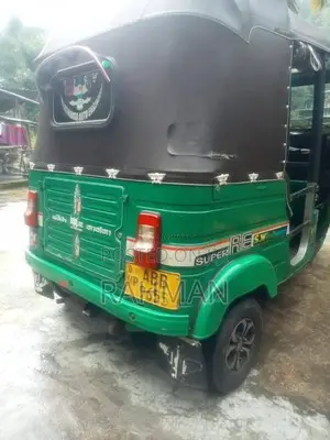 Bajaj 4 stroke 2015 Three Wheel (Used)