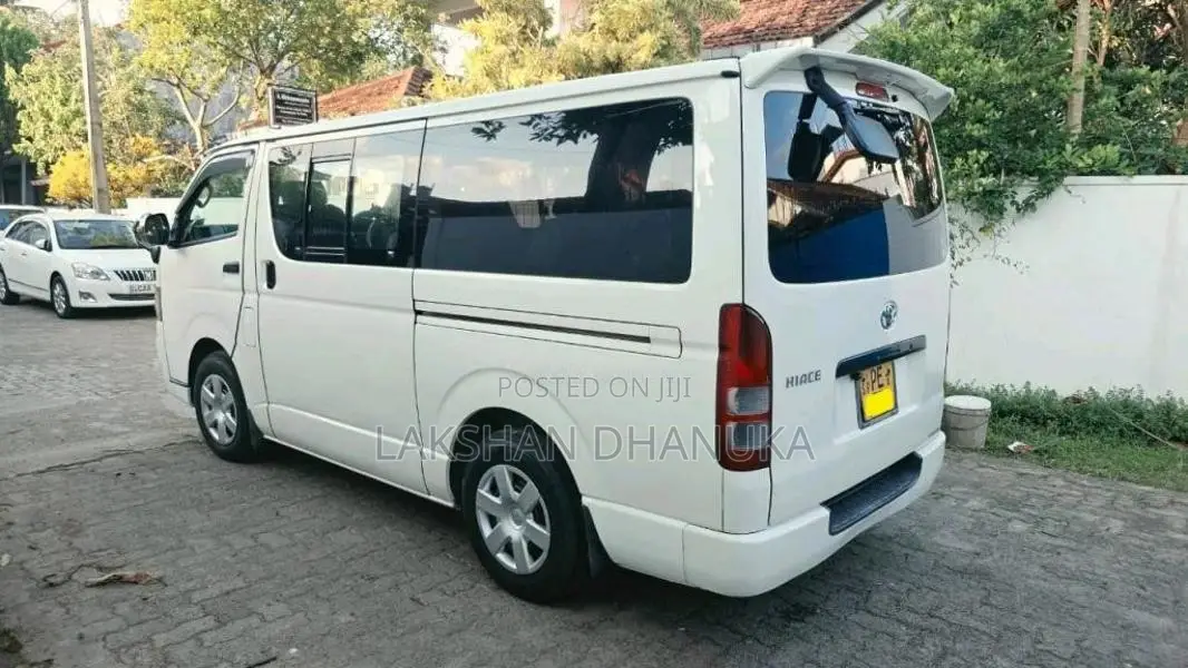 Toyota KDH 200 2005 Van (Used)