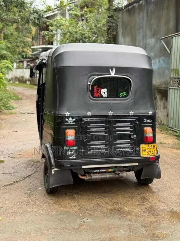 Bajaj RE 205 2014 Three Wheel (Used)