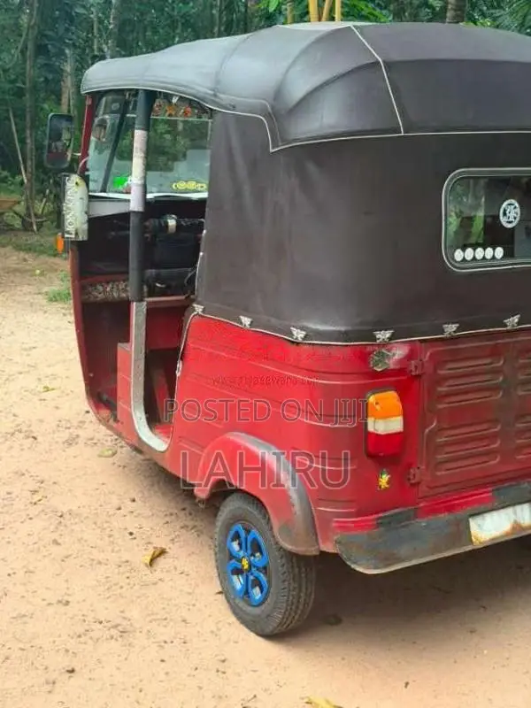 Bajaj 2 Stroke 2005 Three Wheel (Used)