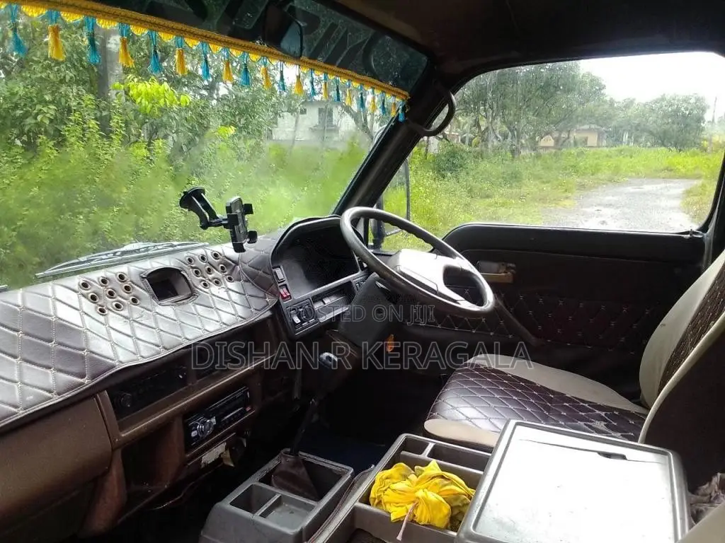 Isuzu Fargo 1992 Van (Used)