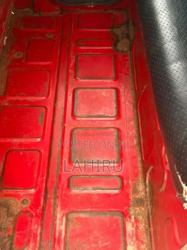 Bajaj 2 Stroke 2005 Three Wheel (Used)