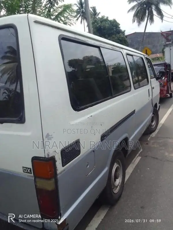 Toyota HIACE 1989 Van (Used)