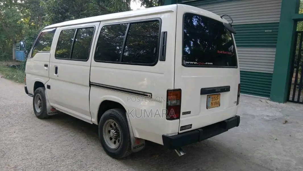 Nissan Caravan E24 1995 Van (Used)