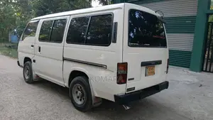Nissan Caravan E24 1995 Van (Used)