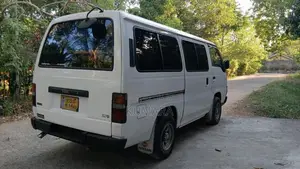 Nissan Caravan E24 1995 Van (Used)