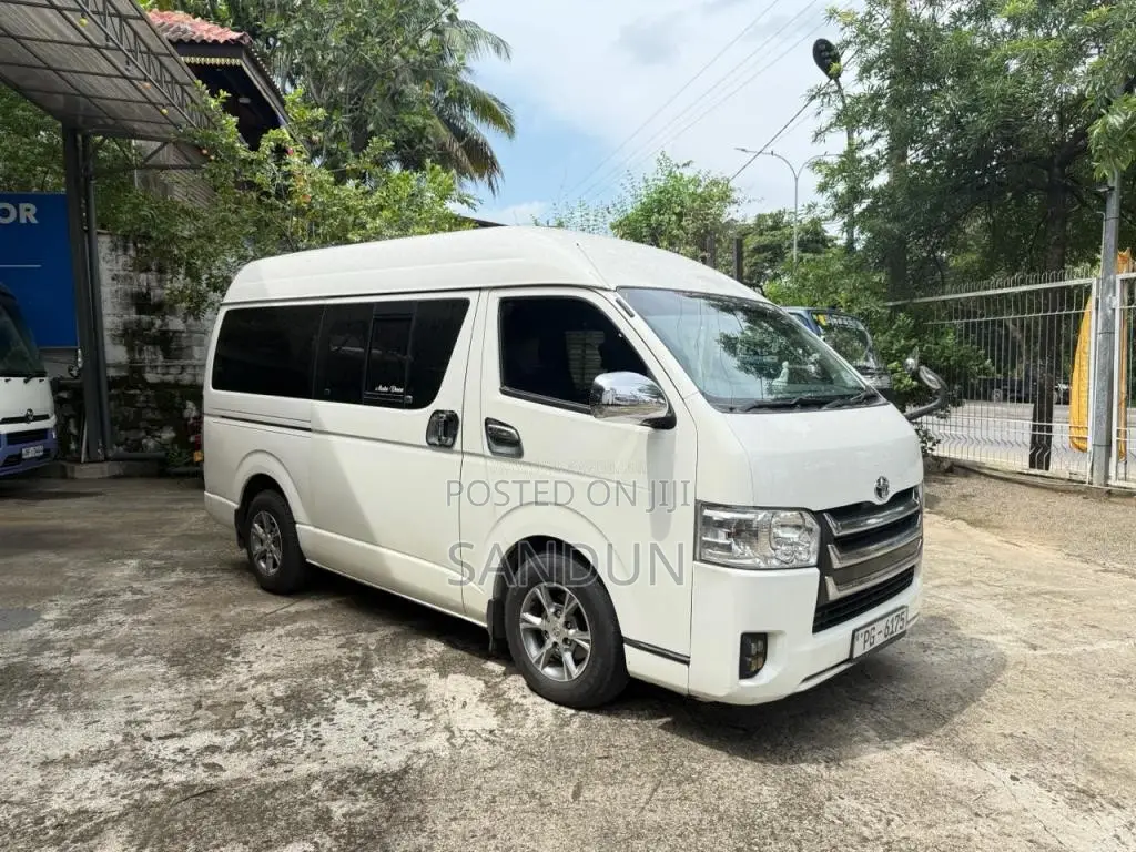Toyota KDH 2012 Van (Used)