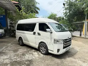 Toyota KDH 2012 Van (Used)