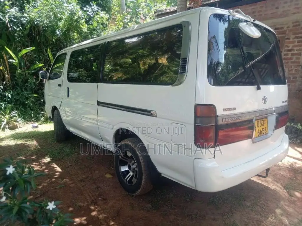 Toyota Dolphin 1989 Van (Used)