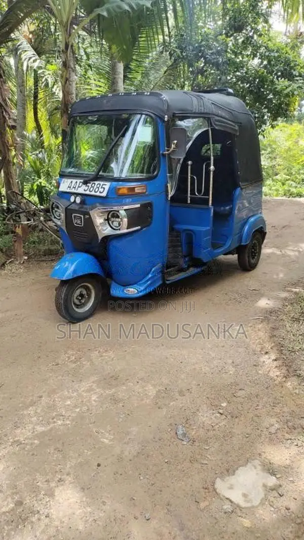 Bajaj 4 Stroke 2014 Three Wheel (Used)