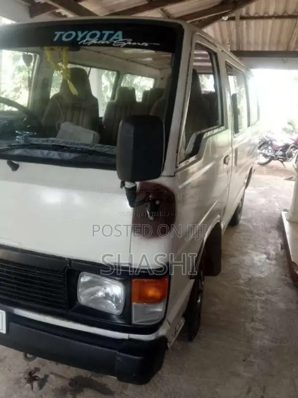 Toyota HIACE LH50 KOTA 1982 Van (Used)