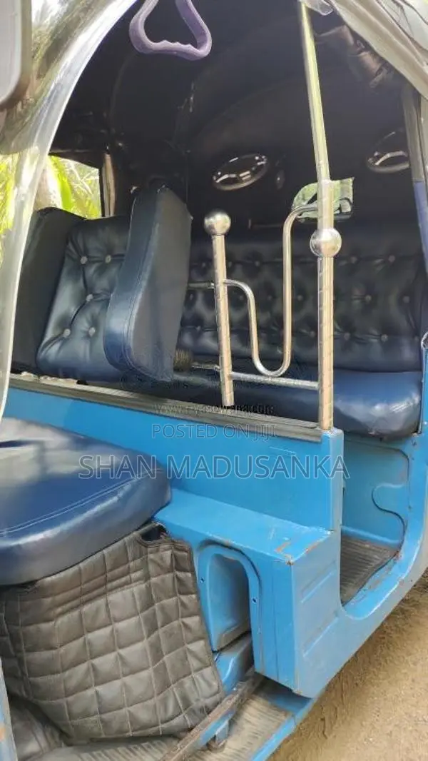 Bajaj 4 Stroke 2014 Three Wheel (Used)
