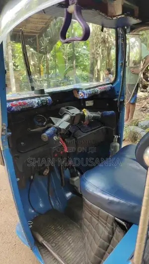 Bajaj 4 Stroke 2014 Three Wheel (Used)