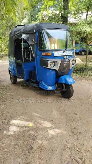 Bajaj 4 Stroke 2014 Three Wheel (Used)