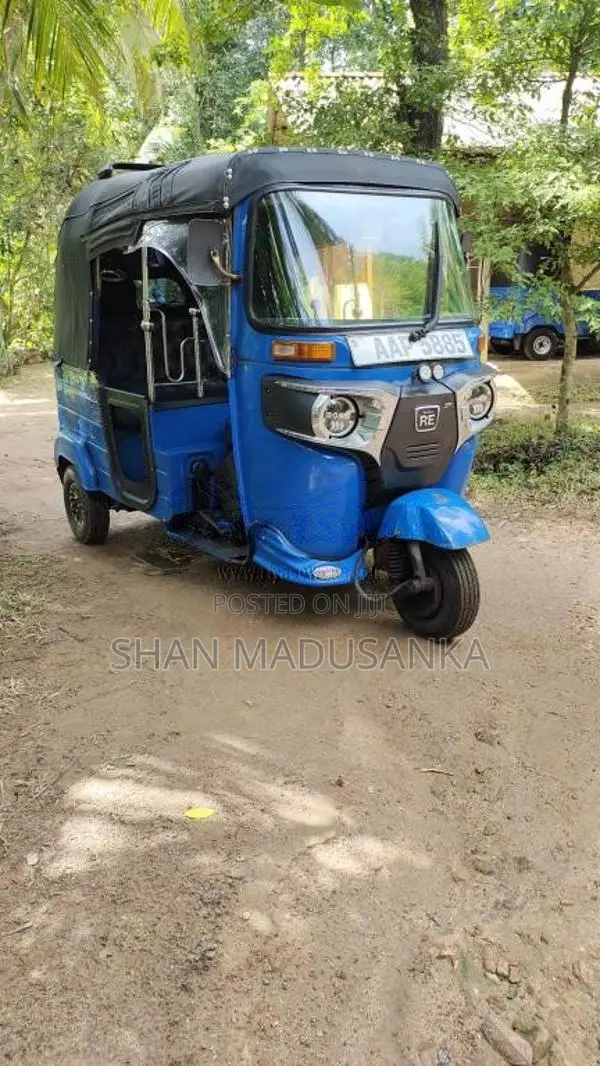 Bajaj 4 Stroke 2014 Three Wheel (Used)