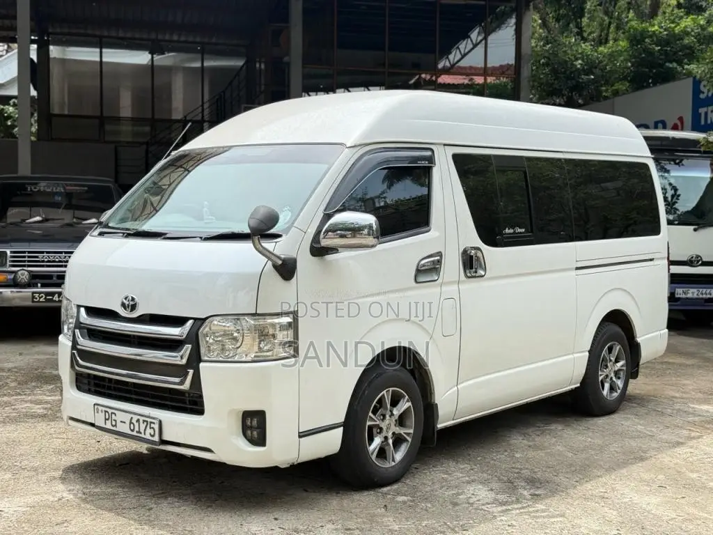 Toyota KDH 2012 Van (Used)