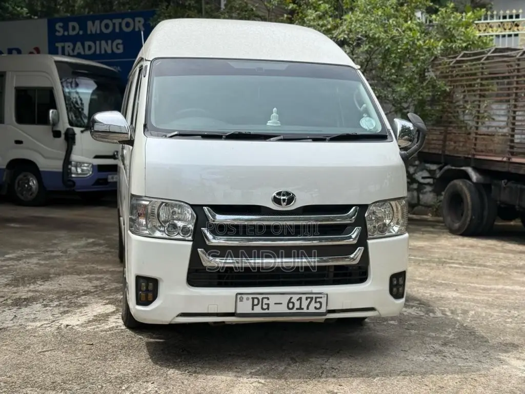 Toyota KDH 2012 Van (Used)
