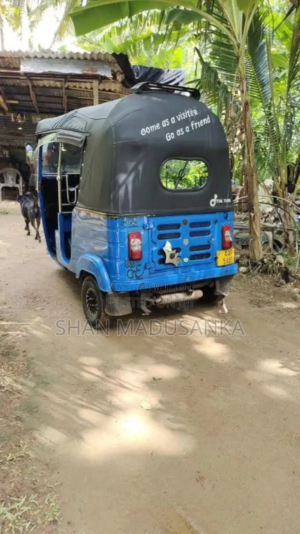 Bajaj 4 Stroke 2014 Three Wheel (Used)