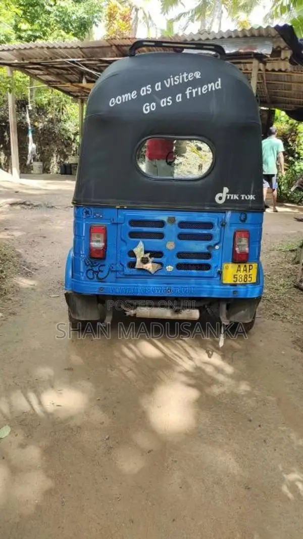 Bajaj 4 Stroke 2014 Three Wheel (Used)