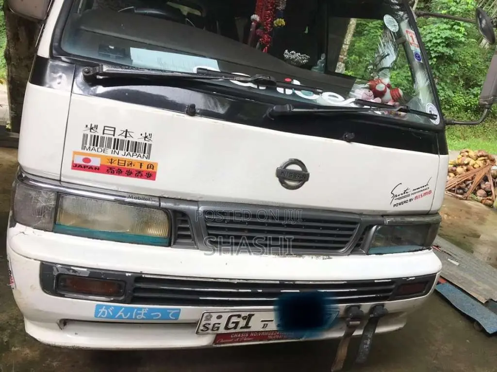 Nissan CARAVAN LONG 2001 Van (Used)