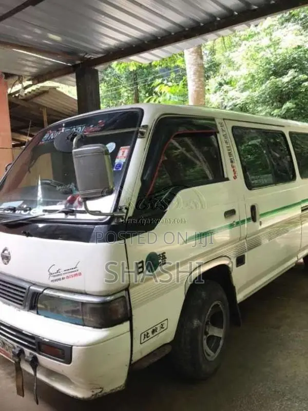 Nissan CARAVAN LONG 2001 Van (Used)