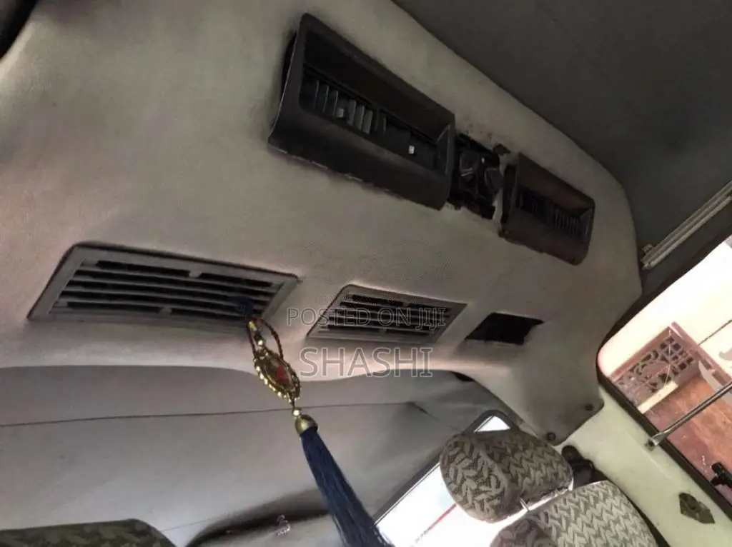 Nissan CARAVAN LONG 2001 Van (Used)