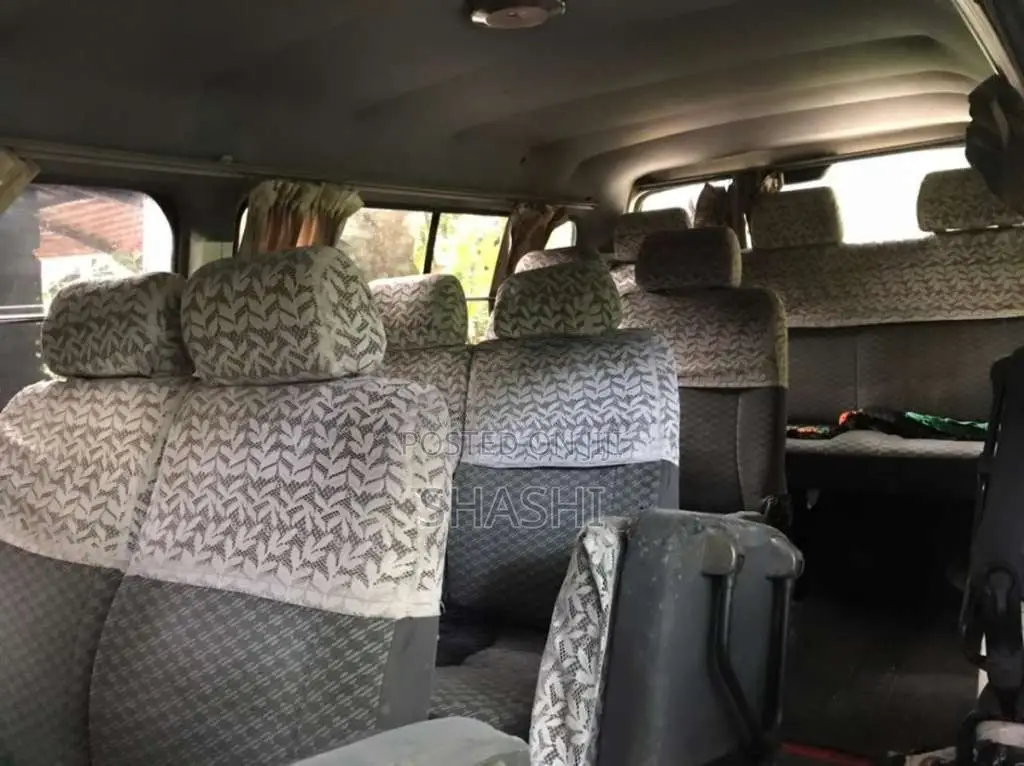 Nissan CARAVAN LONG 2001 Van (Used)