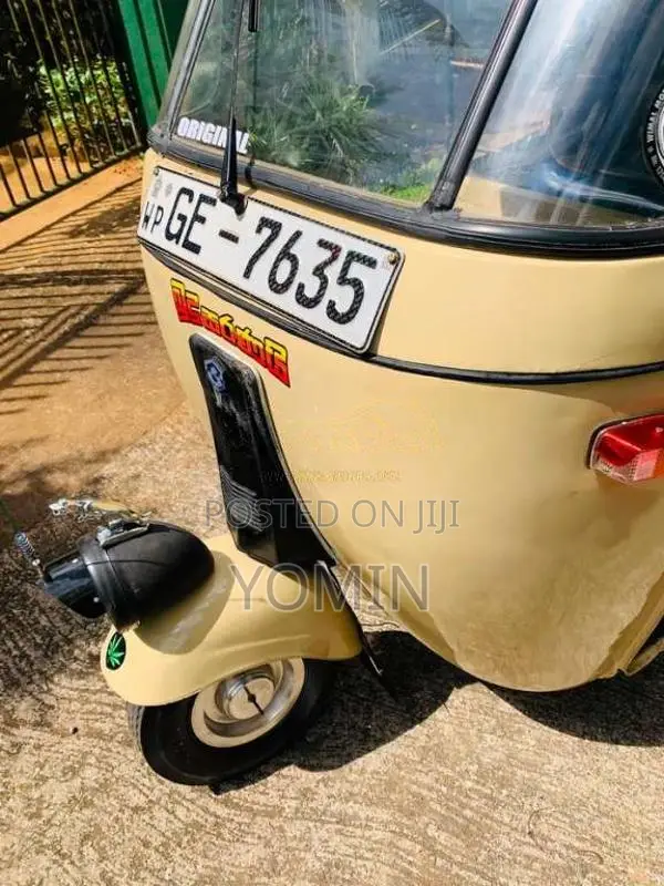 Bajaj 2 Stroke 2002 Three Wheel (Used)