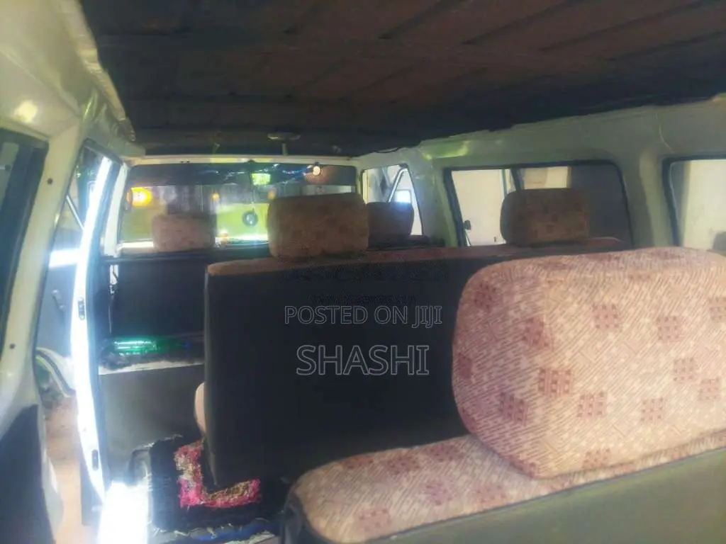 Mitsubishi L300 1985 Van (Used)